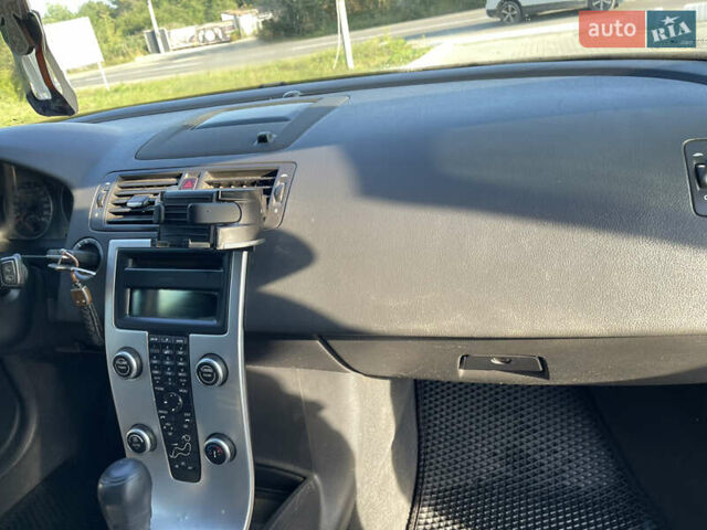 Сірий Вольво V50, об'ємом двигуна 1.6 л та пробігом 251 тис. км за 6500 $, фото 17 на Automoto.ua