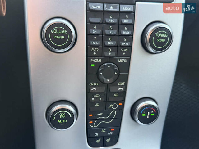 Сірий Вольво V50, об'ємом двигуна 2.4 л та пробігом 270 тис. км за 8300 $, фото 31 на Automoto.ua