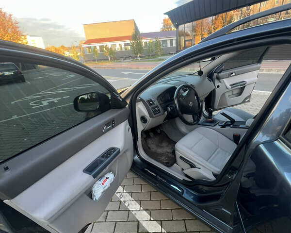 Вольво В50 2010 в Луцке на Automoto.ua Серый Вольво В50, объемом двигателя 1.6 л и пробегом 280 тыс. км за 8600 $, фото 18 на Automoto.ua