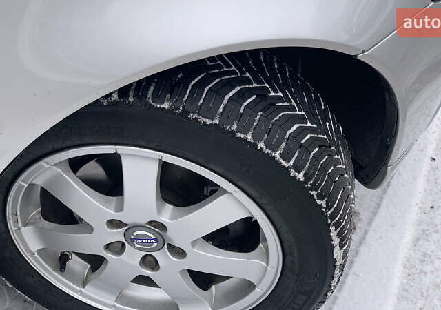 Серый Вольво В50, объемом двигателя 1.6 л и пробегом 268 тыс. км за 7100 $, фото 23 на Automoto.ua