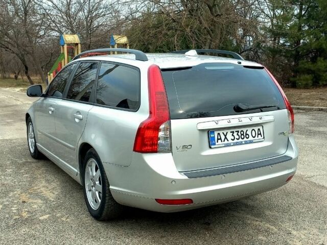 Сірий Вольво V50, об'ємом двигуна 1.6 л та пробігом 273 тис. км за 8000 $, фото 5 на Automoto.ua