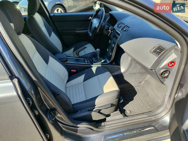 Серый Вольво В50, объемом двигателя 1.6 л и пробегом 193 тыс. км за 7999 $, фото 32 на Automoto.ua