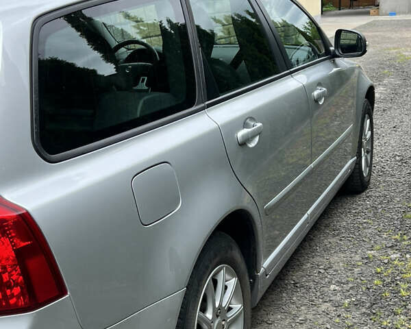 Вольво В50 2010 в Ковель на Automoto.ua Серый Вольво В50, объемом двигателя 1.56 л и пробегом 269 тыс. км за 8500 $, фото 4 на Automoto.ua