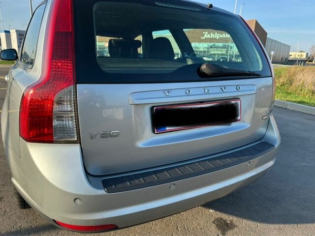 Серый Вольво В50, объемом двигателя 1.6 л и пробегом 214 тыс. км за 3484 $, фото 2 на Automoto.ua