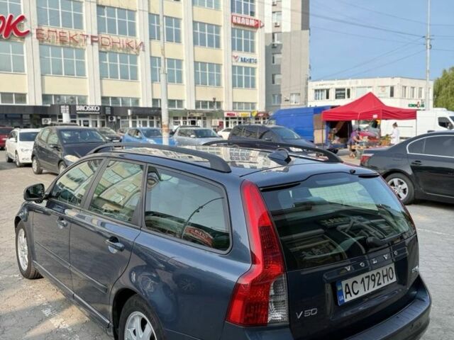 Серый Вольво В50, объемом двигателя 1.6 л и пробегом 206 тыс. км за 8100 $, фото 6 на Automoto.ua