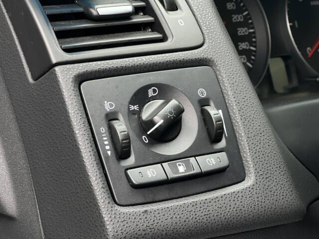 Серый Вольво В50, объемом двигателя 1.6 л и пробегом 228 тыс. км за 7300 $, фото 12 на Automoto.ua