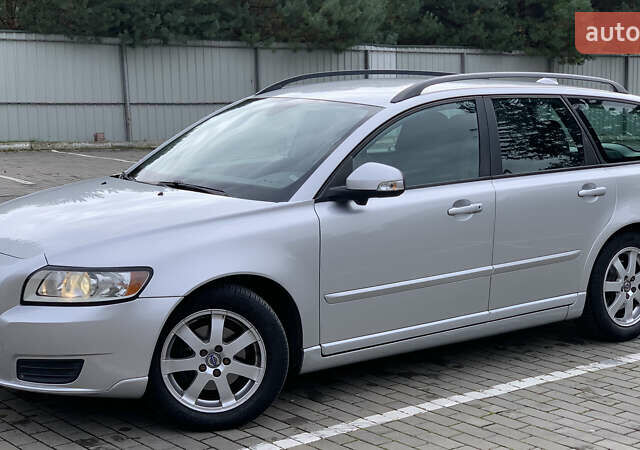 Вольво В50 2010 в Луцке на Automoto.ua Серый Вольво В50, объемом двигателя 1.6 л и пробегом 263 тыс. км за 7400 $, фото 1 на Automoto.ua