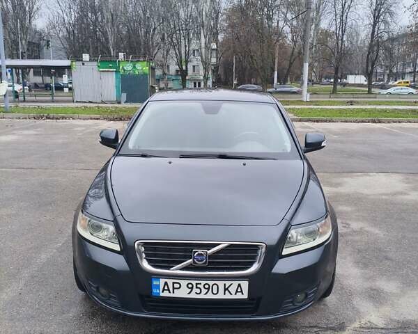 Серый Вольво В50, объемом двигателя 1.6 л и пробегом 247 тыс. км за 7800 $, фото 6 на Automoto.ua