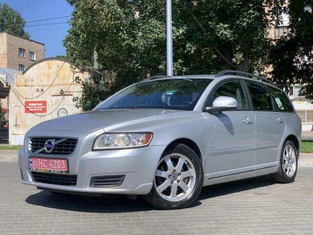 Сірий Вольво V50, об'ємом двигуна 1.6 л та пробігом 263 тис. км за 7500 $, фото 1 на Automoto.ua