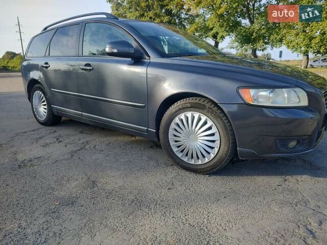 Серый Вольво В50, объемом двигателя 1.56 л и пробегом 270 тыс. км за 7356 $, фото 9 на Automoto.ua