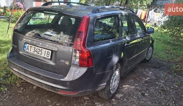 Сірий Вольво V50, об'ємом двигуна 1.56 л та пробігом 202 тис. км за 7250 $, фото 2 на Automoto.ua