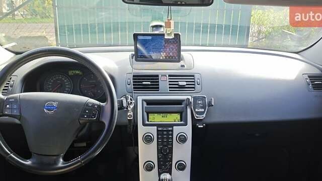 Вольво В50 2010 в Иваничи на Automoto.ua Серый Вольво В50, объемом двигателя 1.56 л и пробегом 267 тыс. км за 7200 $, фото 2 на Automoto.ua