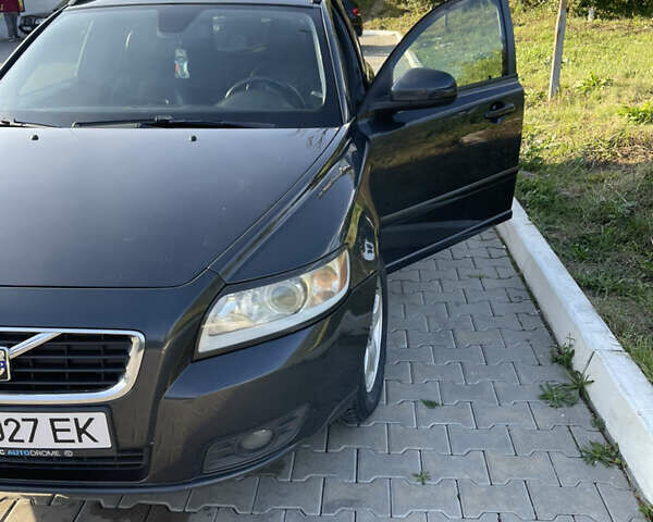 Сірий Вольво V50, об'ємом двигуна 1.6 л та пробігом 251 тис. км за 6500 $, фото 2 на Automoto.ua