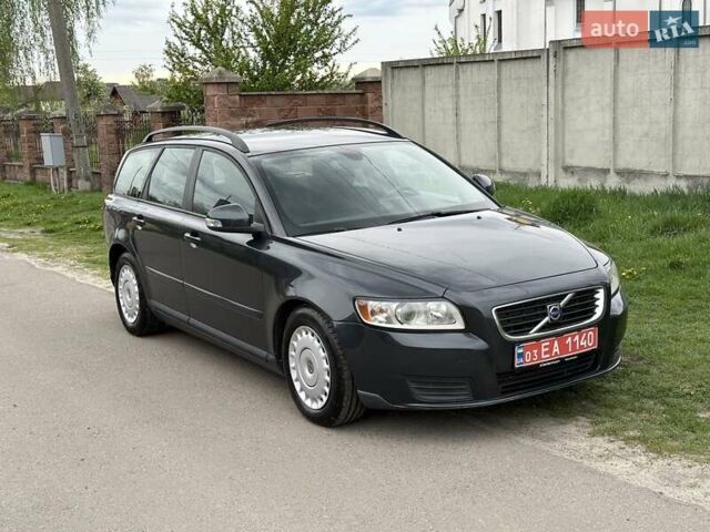 Сірий Вольво V50, об'ємом двигуна 1.6 л та пробігом 261 тис. км за 6600 $, фото 2 на Automoto.ua