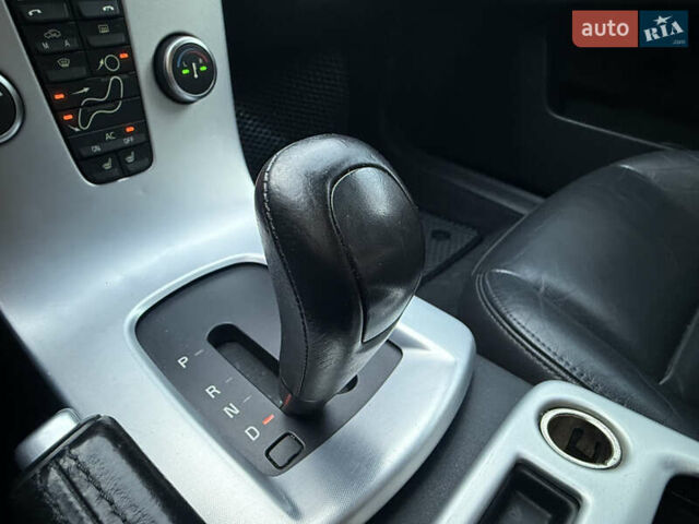 Сірий Вольво V50, об'ємом двигуна 2.4 л та пробігом 270 тис. км за 8300 $, фото 38 на Automoto.ua