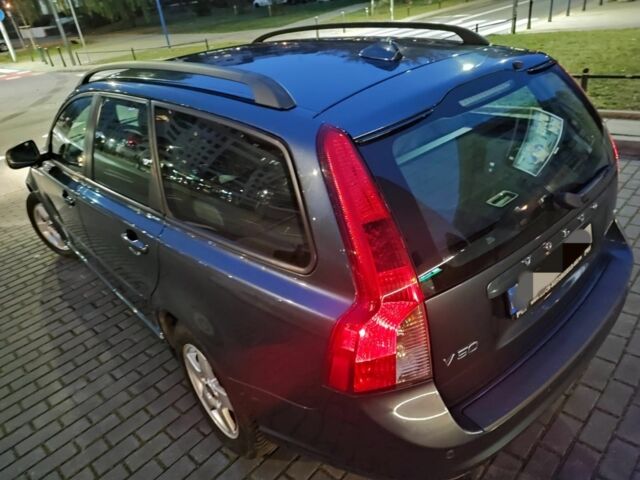 Сірий Вольво V50, об'ємом двигуна 0 л та пробігом 226 тис. км за 7777 $, фото 4 на Automoto.ua