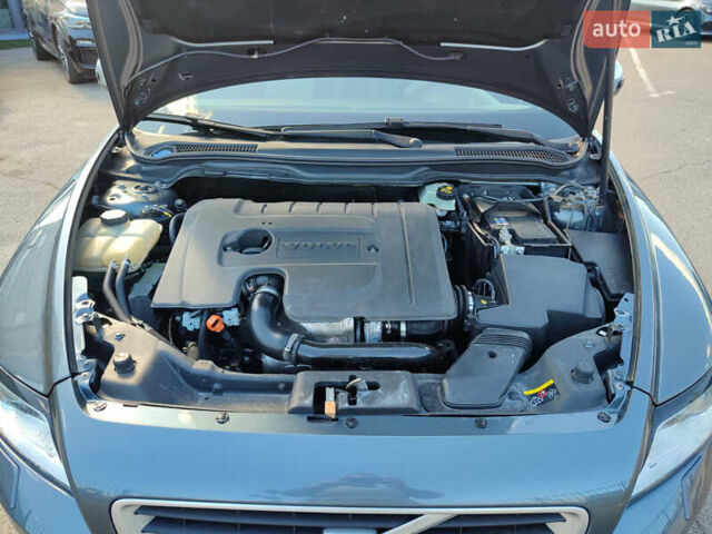 Серый Вольво В50, объемом двигателя 1.6 л и пробегом 193 тыс. км за 7999 $, фото 44 на Automoto.ua