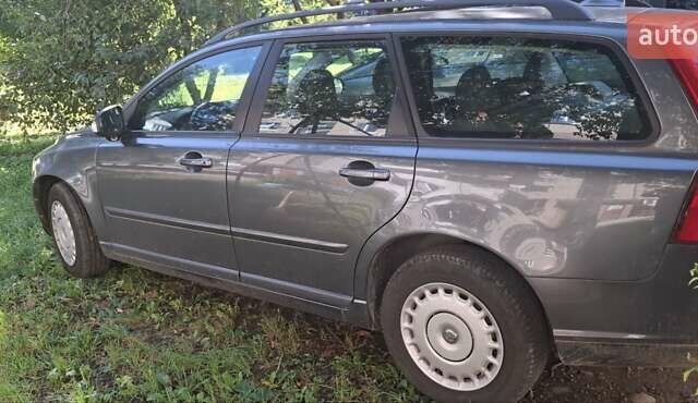 Сірий Вольво V50, об'ємом двигуна 1.56 л та пробігом 202 тис. км за 7250 $, фото 3 на Automoto.ua