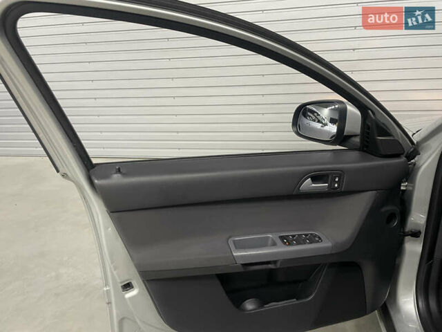 Вольво В50 2010 в Стрые на Automoto.ua Серый Вольво В50, объемом двигателя 1.6 л и пробегом 260 тыс. км за 6650 $, фото 32 на Automoto.ua