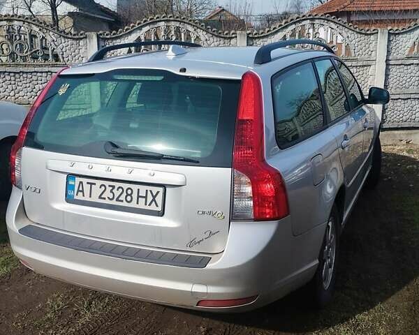 Сірий Вольво V50, об'ємом двигуна 1.6 л та пробігом 201 тис. км за 8000 $, фото 1 на Automoto.ua