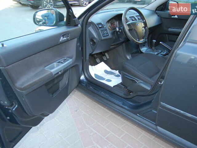 Сірий Вольво V50, об'ємом двигуна 1.6 л та пробігом 251 тис. км за 6100 $, фото 9 на Automoto.ua