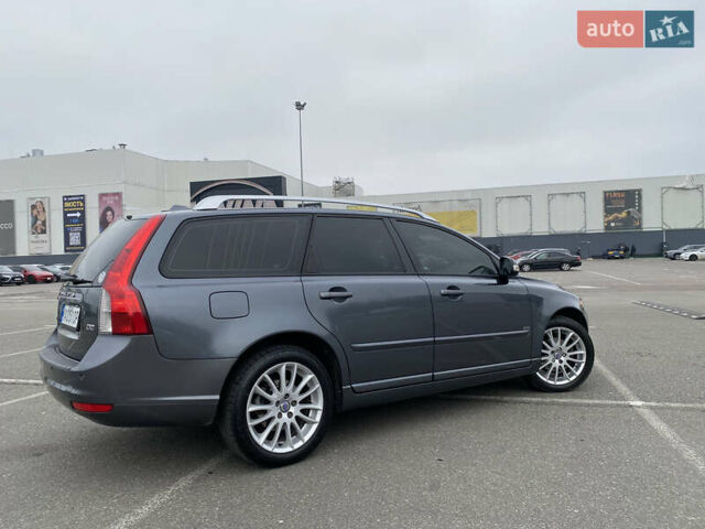 Вольво В50 2010 в Киеве на Automoto.ua Серый Вольво В50, объемом двигателя 1.56 л и пробегом 277 тыс. км за 9350 $, фото 5 на Automoto.ua