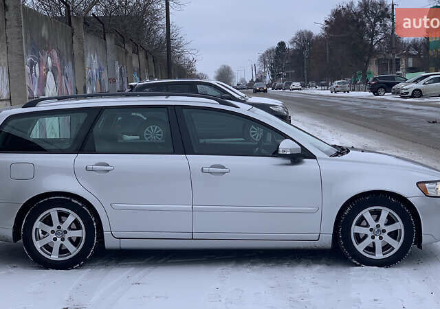 Серый Вольво В50, объемом двигателя 1.6 л и пробегом 268 тыс. км за 7100 $, фото 17 на Automoto.ua