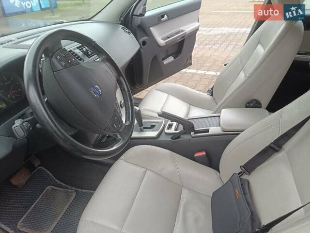 Серый Вольво В50, объемом двигателя 2 л и пробегом 306 тыс. км за 7200 $, фото 7 на Automoto.ua