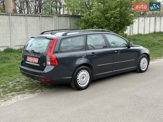 Сірий Вольво V50, об'ємом двигуна 1.6 л та пробігом 261 тис. км за 6600 $, фото 7 на Automoto.ua