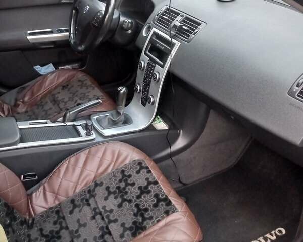 Вольво В50 2010 в Николаеве на Automoto.ua Серый Вольво В50, объемом двигателя 1.6 л и пробегом 237 тыс. км за 6000 $, фото 2 на Automoto.ua