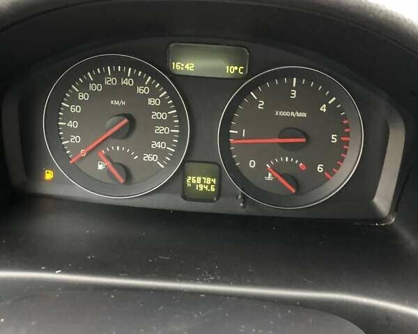 Серый Вольво В50, объемом двигателя 1.6 л и пробегом 270 тыс. км за 5999 $, фото 7 на Automoto.ua