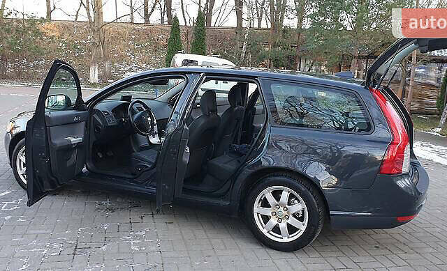Сірий Вольво V50, об'ємом двигуна 1.6 л та пробігом 209 тис. км за 7700 $, фото 12 на Automoto.ua