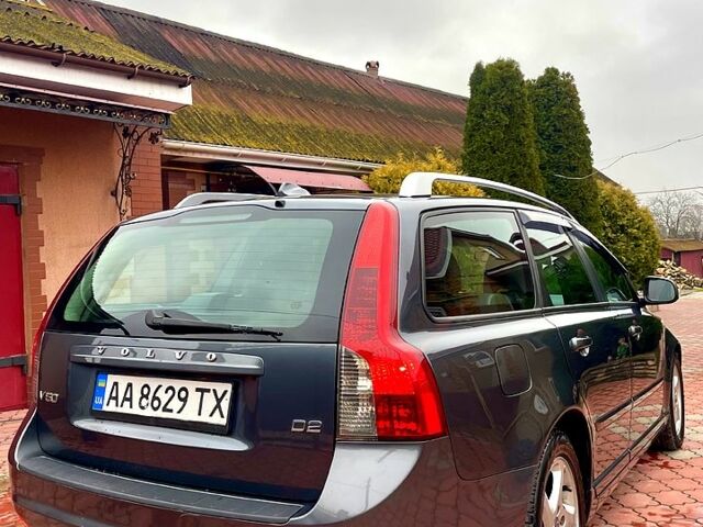 Серый Вольво В50, объемом двигателя 1.6 л и пробегом 219 тыс. км за 6650 $, фото 8 на Automoto.ua