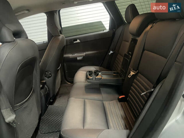 Вольво В50 2010 в Стрые на Automoto.ua Серый Вольво В50, объемом двигателя 1.6 л и пробегом 260 тыс. км за 6650 $, фото 4 на Automoto.ua