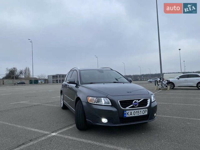 Вольво В50 2010 в Киеве на Automoto.ua Серый Вольво В50, объемом двигателя 1.56 л и пробегом 277 тыс. км за 9350 $, фото 8 на Automoto.ua