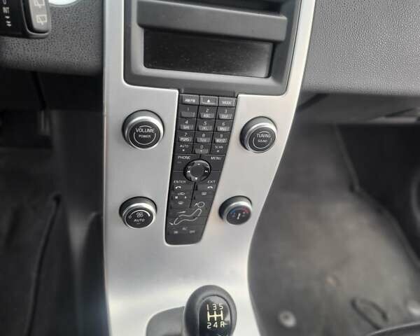 Серый Вольво В50, объемом двигателя 1.6 л и пробегом 221 тыс. км за 7300 $, фото 17 на Automoto.ua