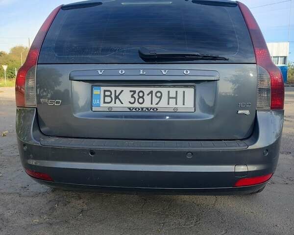 Серый Вольво В50, объемом двигателя 1.56 л и пробегом 270 тыс. км за 7356 $, фото 8 на Automoto.ua