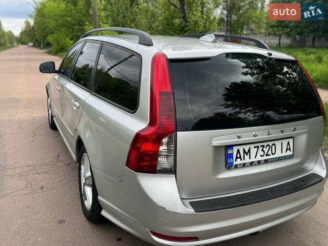 Серый Вольво В50, объемом двигателя 1.56 л и пробегом 279 тыс. км за 5500 $, фото 11 на Automoto.ua
