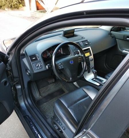 Серый Вольво В50, объемом двигателя 2 л и пробегом 293 тыс. км за 9500 $, фото 39 на Automoto.ua