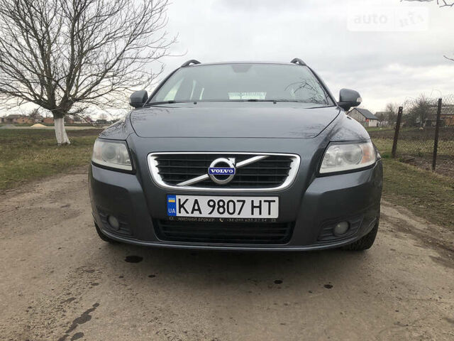 Серый Вольво В50, объемом двигателя 1.6 л и пробегом 250 тыс. км за 7500 $, фото 17 на Automoto.ua