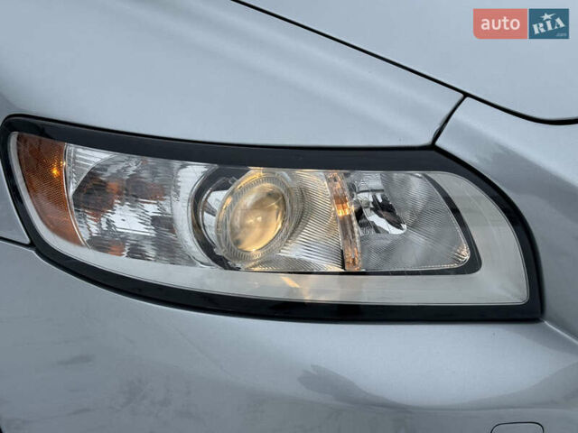 Серый Вольво В50, объемом двигателя 2 л и пробегом 197 тыс. км за 9950 $, фото 61 на Automoto.ua