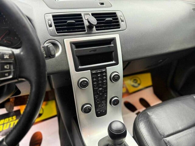 Серый Вольво В50, объемом двигателя 1.6 л и пробегом 252 тыс. км за 7200 $, фото 11 на Automoto.ua