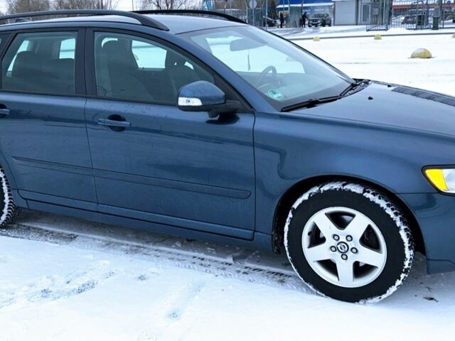 Сірий Вольво V50, об'ємом двигуна 0 л та пробігом 228 тис. км за 7700 $, фото 9 на Automoto.ua