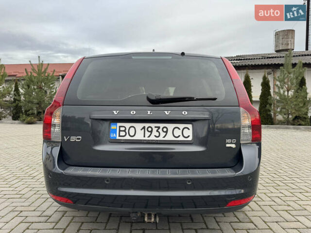 Сірий Вольво V50, об'ємом двигуна 1.6 л та пробігом 209 тис. км за 7700 $, фото 2 на Automoto.ua