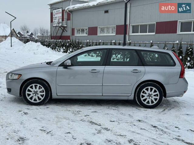 Серый Вольво В50, объемом двигателя 2 л и пробегом 197 тыс. км за 9950 $, фото 15 на Automoto.ua