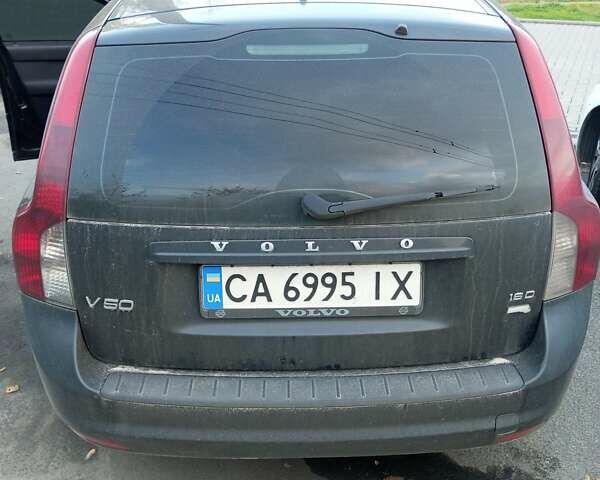 Вольво В50 2010 в Николаеве на Automoto.ua Серый Вольво В50, объемом двигателя 1.6 л и пробегом 237 тыс. км за 6000 $, фото 5 на Automoto.ua