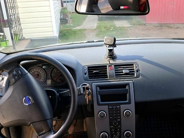 Серый Вольво В50, объемом двигателя 1.6 л и пробегом 218 тыс. км за 6400 $, фото 3 на Automoto.ua