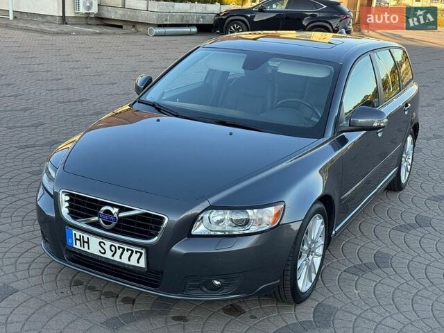 Сірий Вольво V50, об'ємом двигуна 1.6 л та пробігом 236 тис. км за 8200 $, фото 3 на Automoto.ua