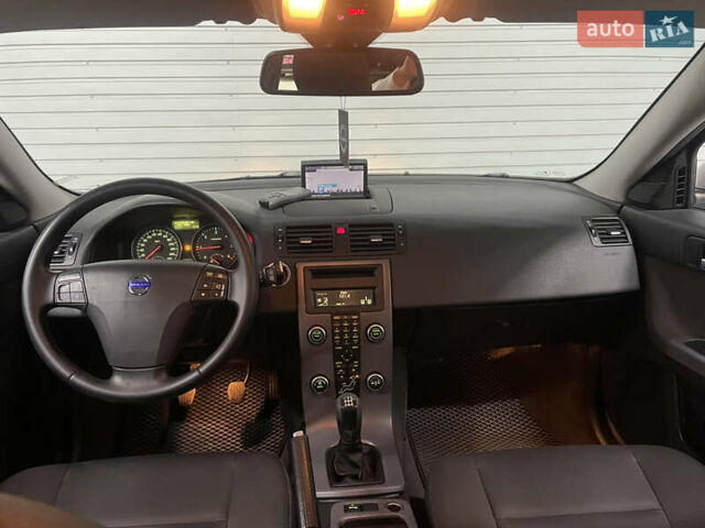 Вольво В50 2010 в Стрые на Automoto.ua Серый Вольво В50, объемом двигателя 1.6 л и пробегом 260 тыс. км за 6650 $, фото 43 на Automoto.ua