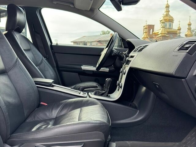 Сірий Вольво V50, об'ємом двигуна 2 л та пробігом 227 тис. км за 8999 $, фото 33 на Automoto.ua